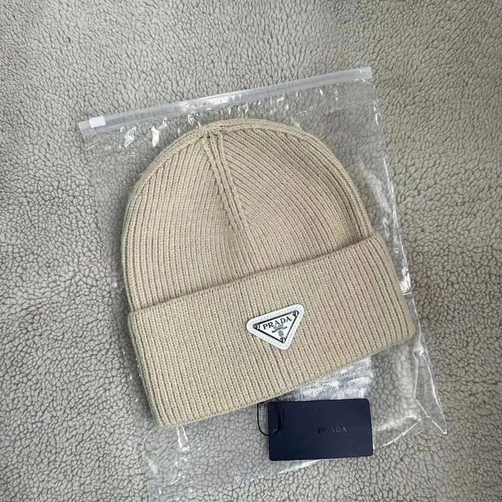 B14 B14