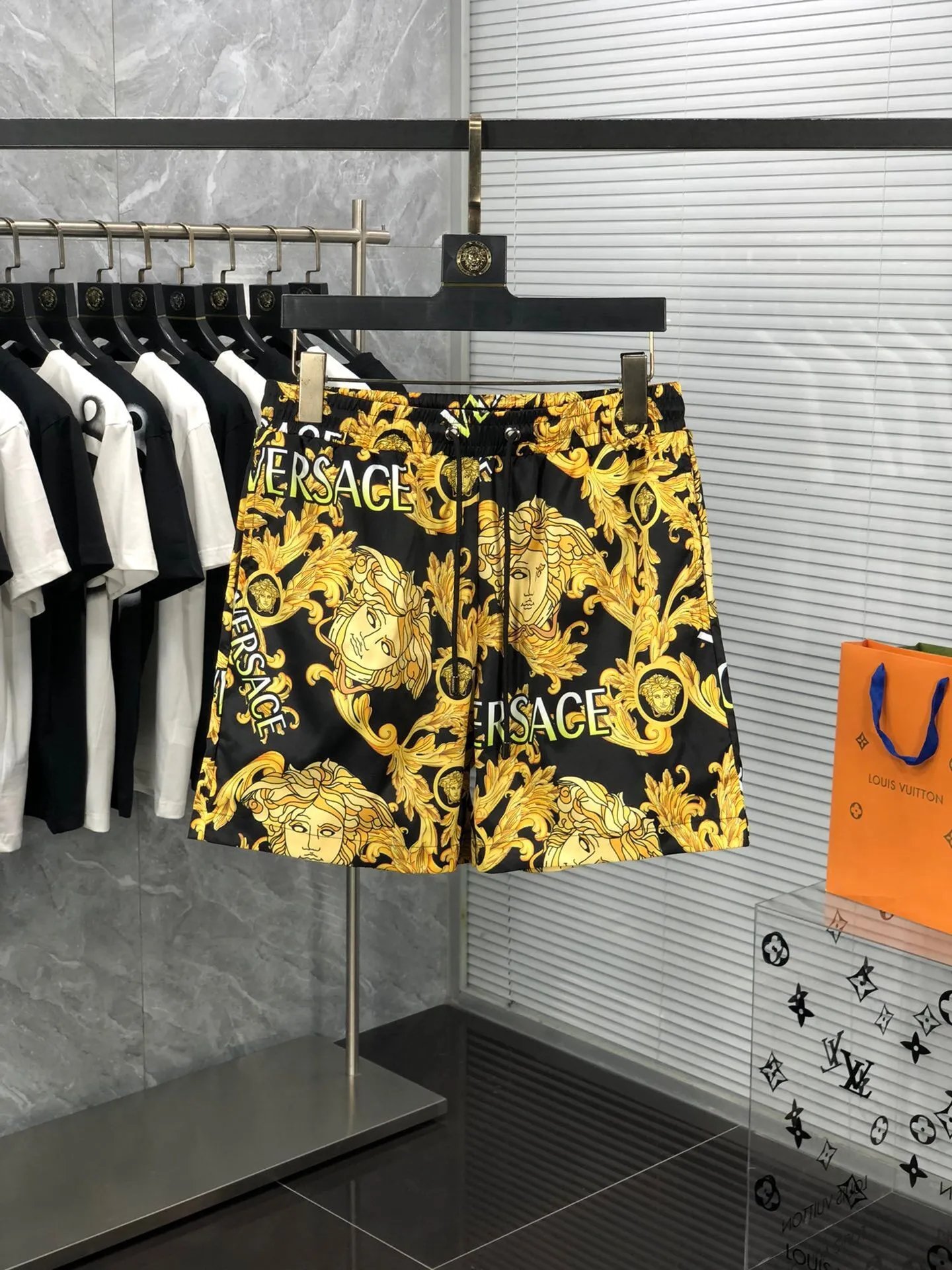 黑色 黑色