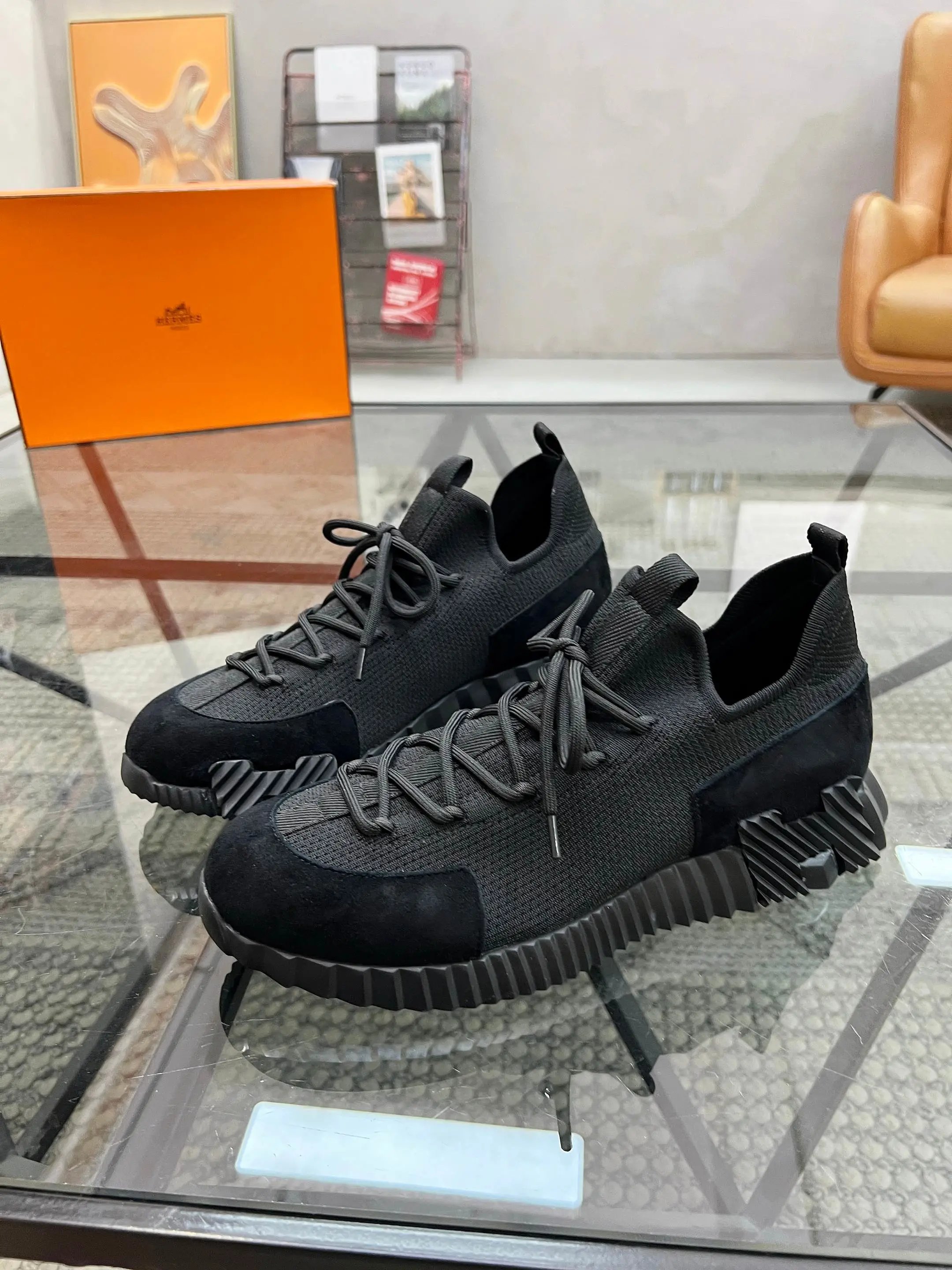 9 9