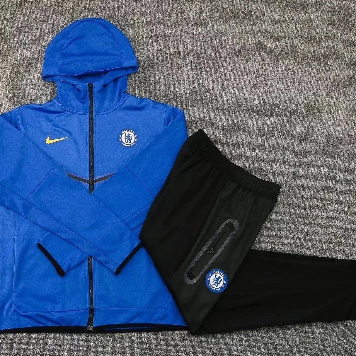 32 32