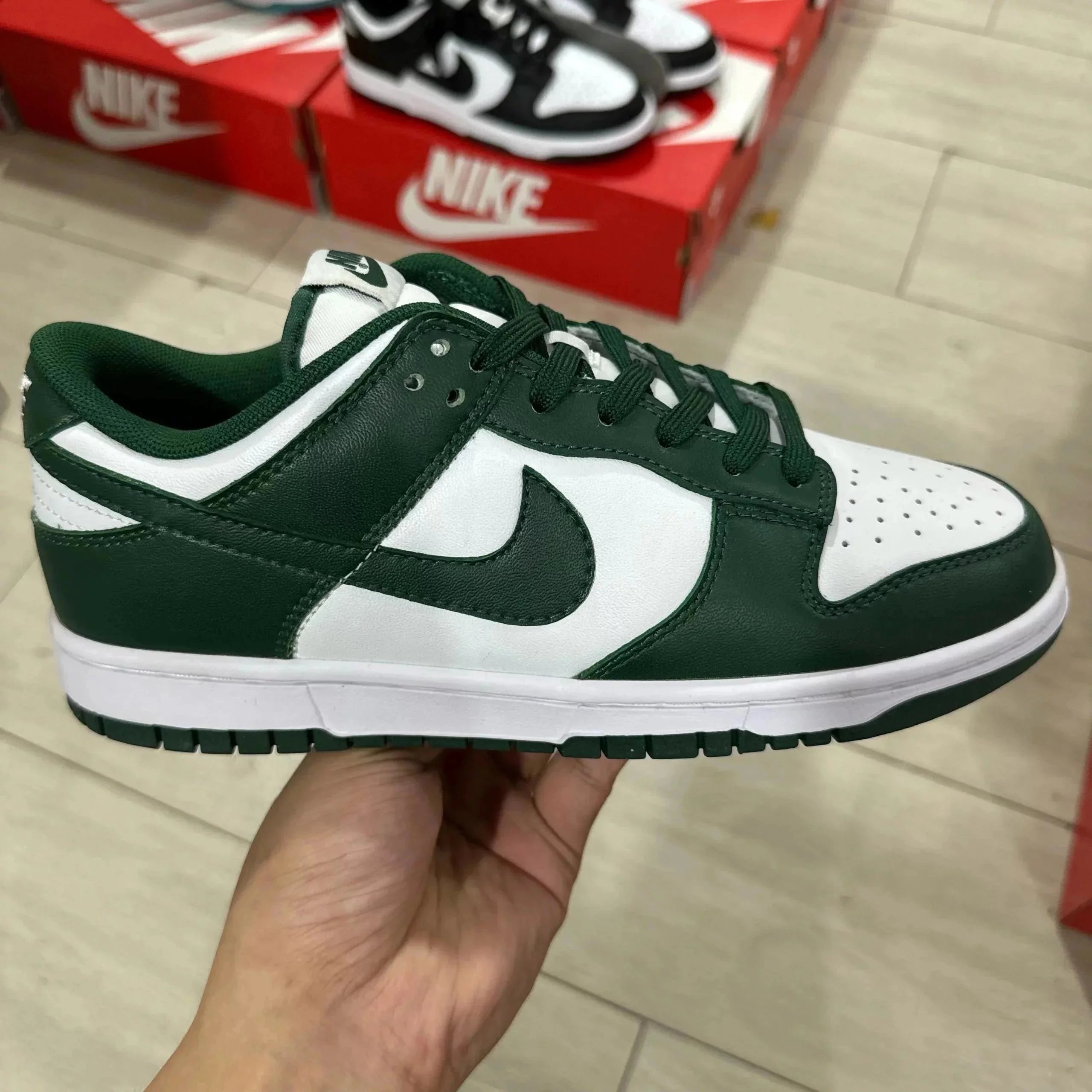 白绿 白绿