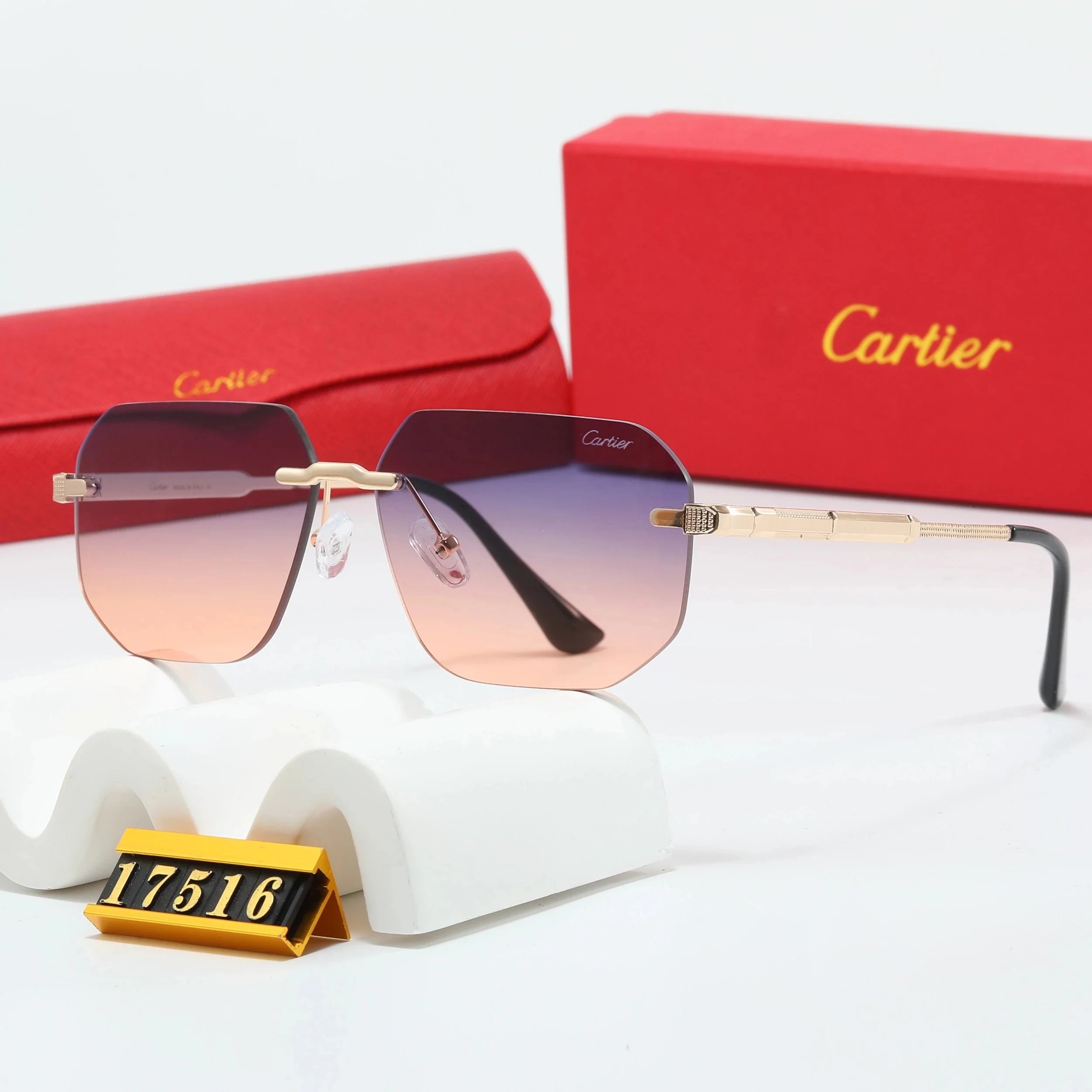 32 32