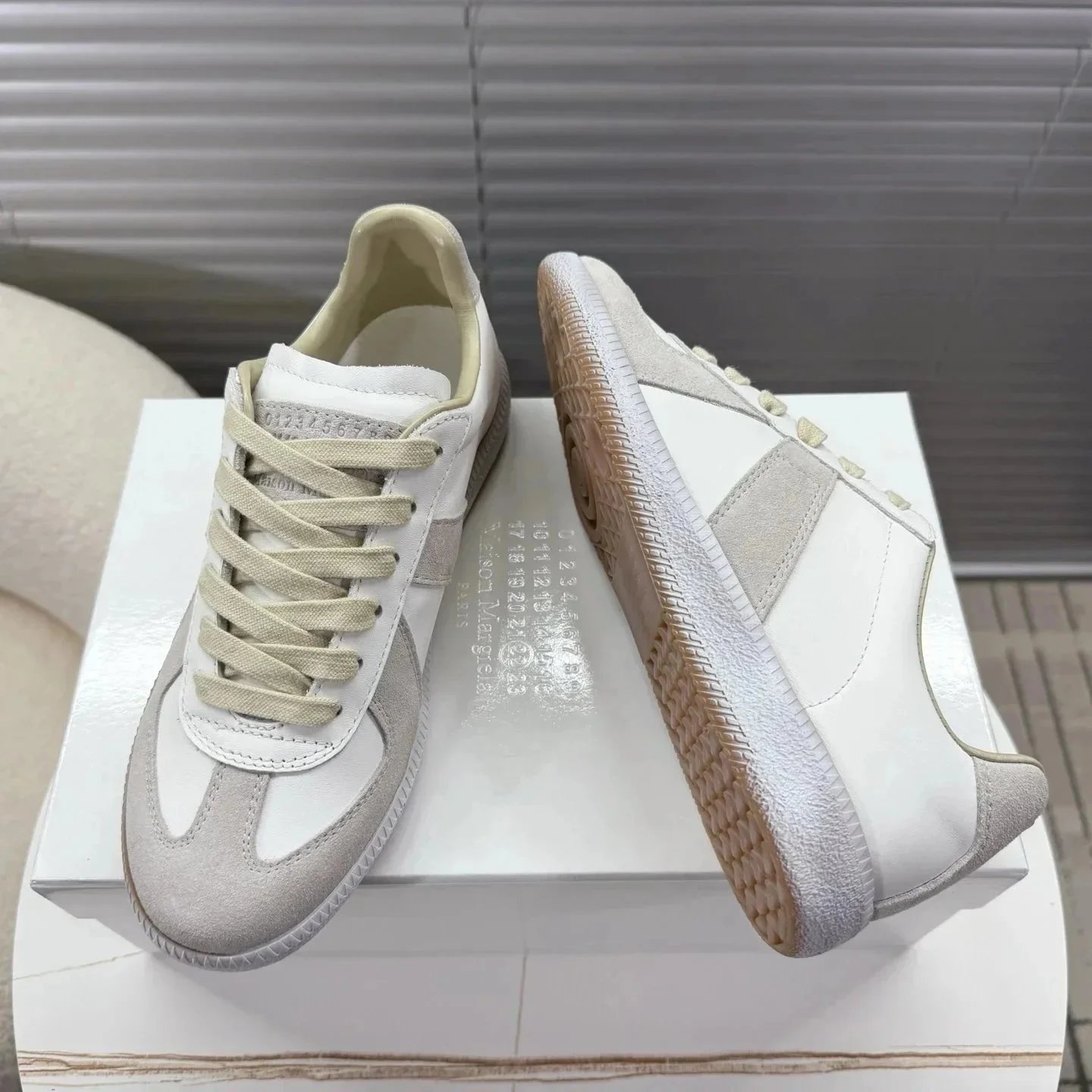 01 01