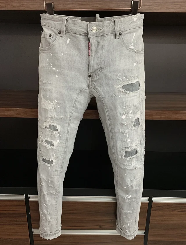 3 3