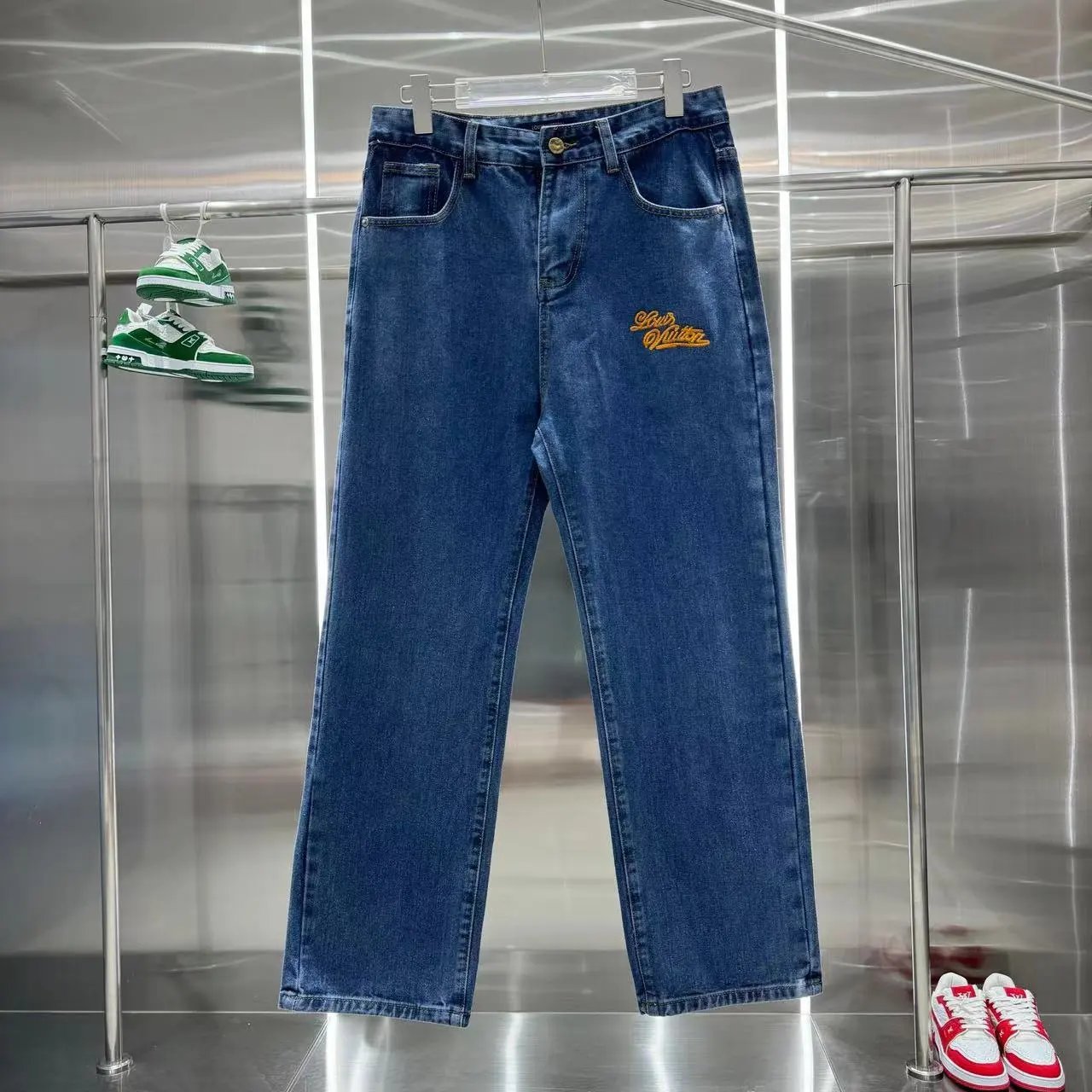 4 4