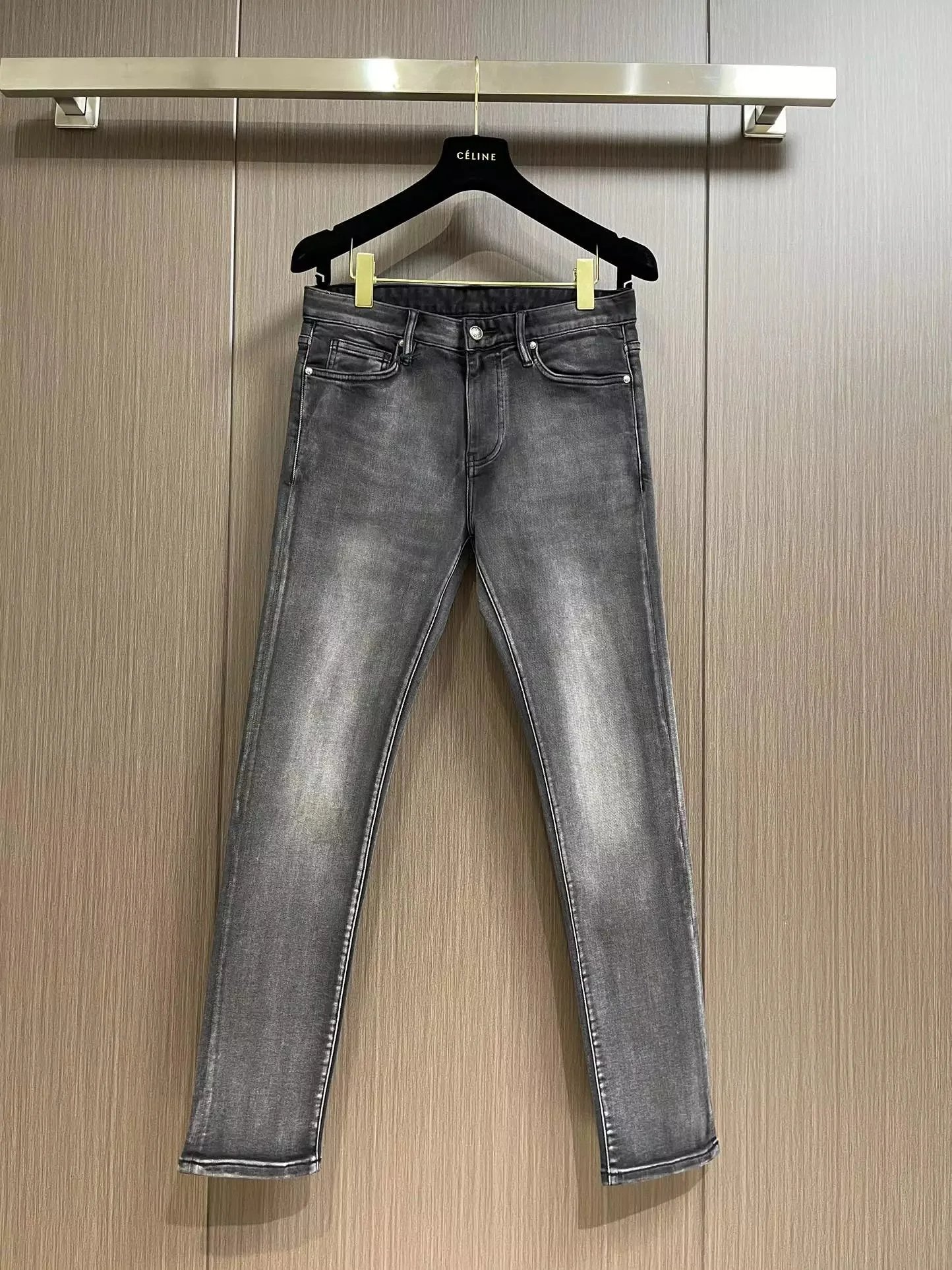 7 7