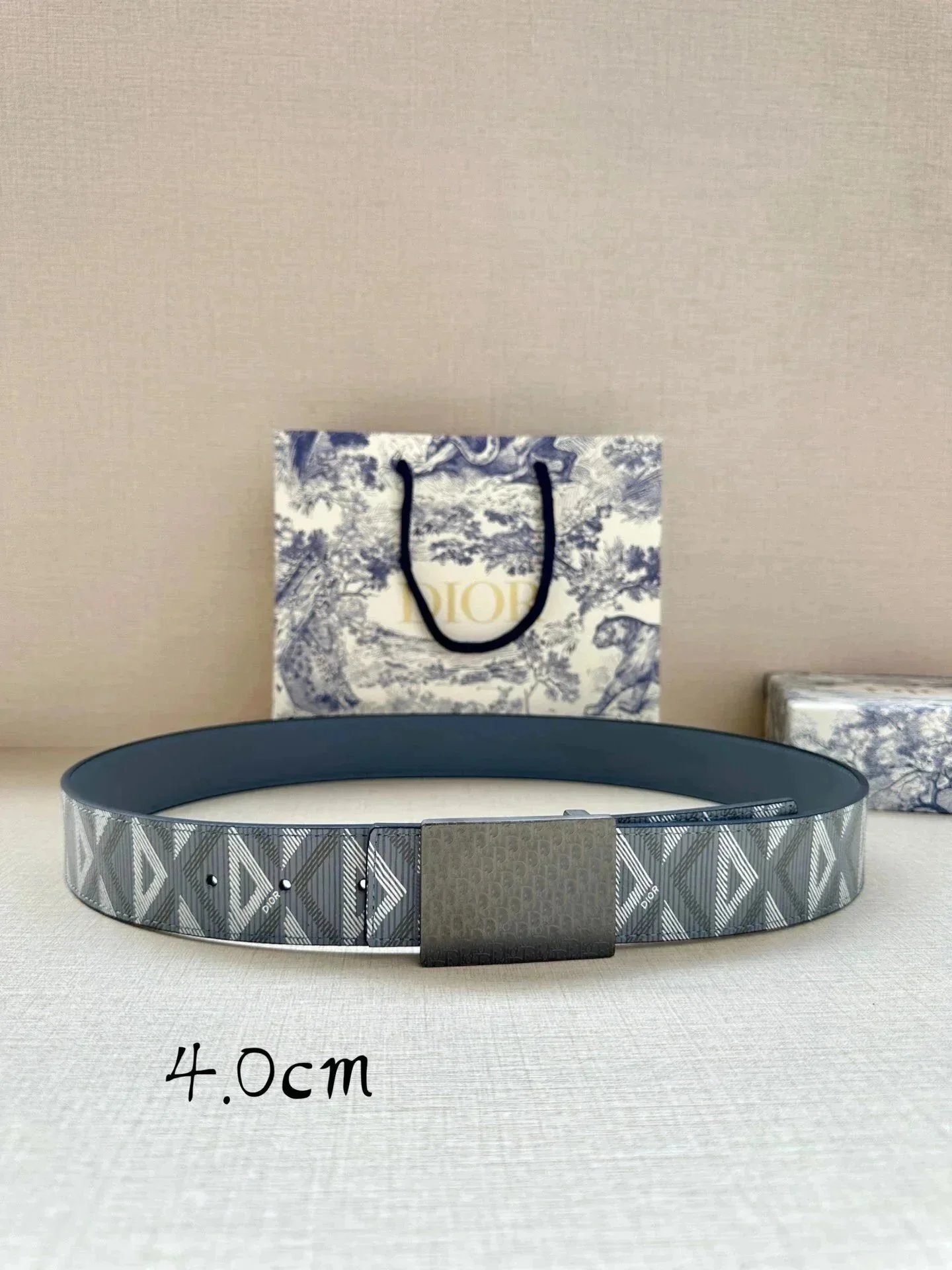 9 9