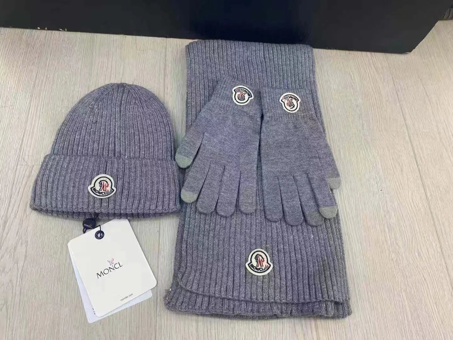 深灰色 深灰色