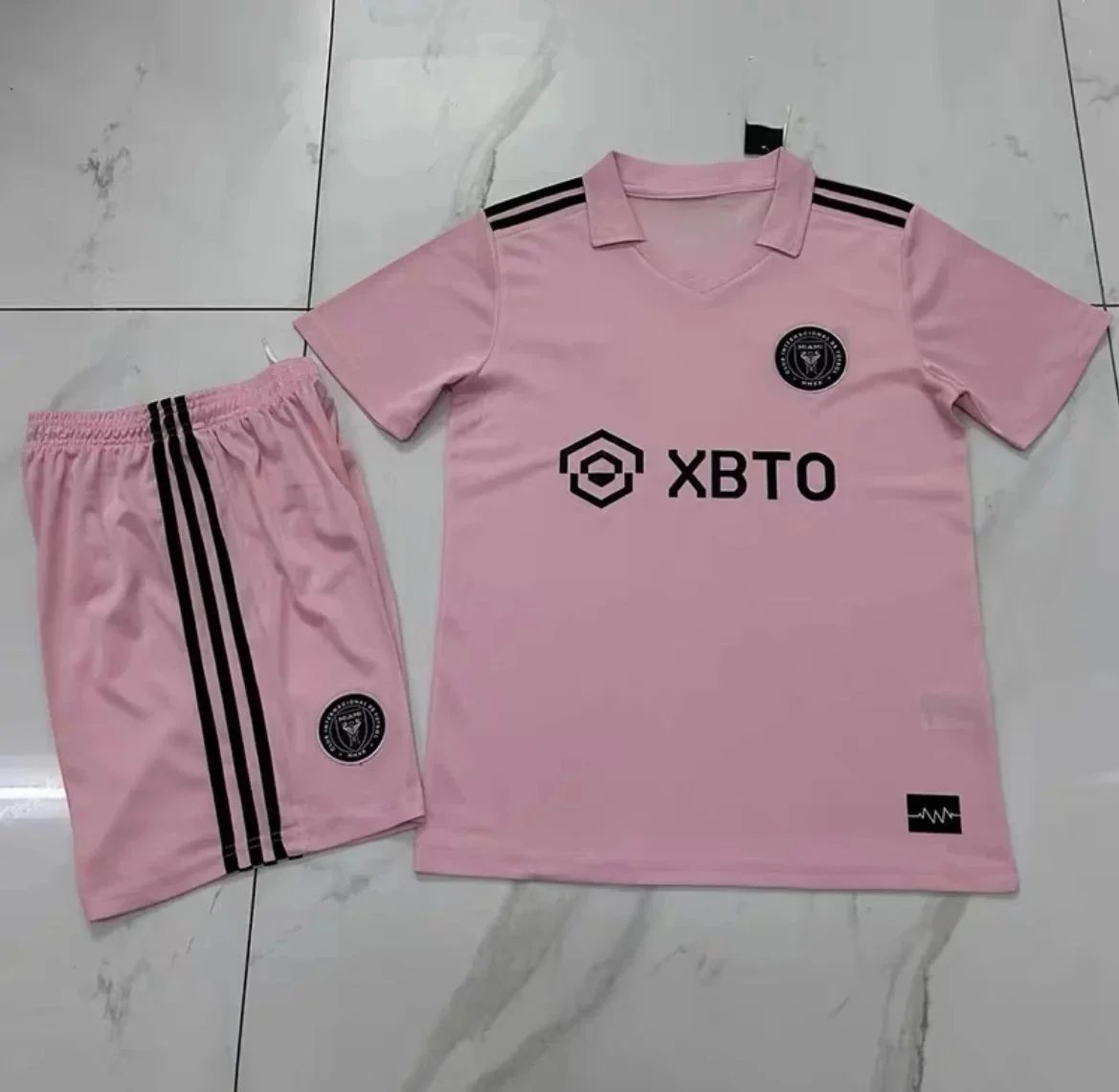 Home kit with numbered jersey Home kit with numbered jersey