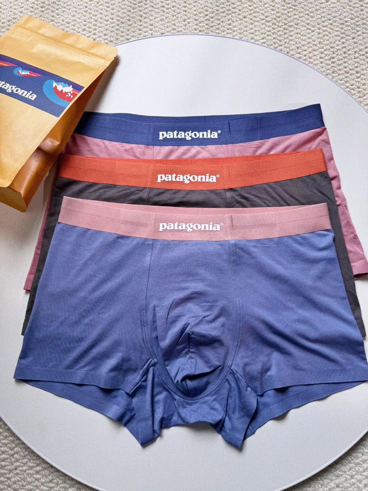3 3